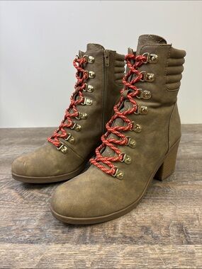 G by GUESS Amend Lace-Up Heeled Combat Boots Brown Red Hiking Laces Size 9M